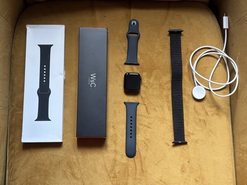 Apple watch 3rd gen - watch, 40mm
