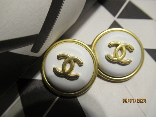 Chanel gold tone - gold, white