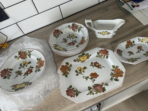 Wedgwood floral ceramic dinner - floral,