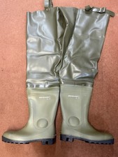 Dunlop size 9 mens NEW green