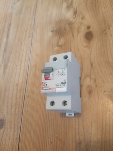 Legrand 08631 tenby 80a - tenby,