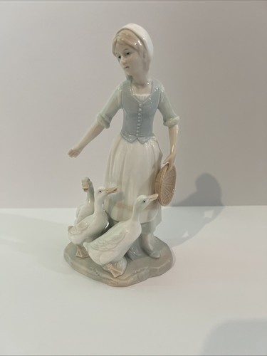 Porcelain figurines farmers
