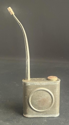 Thumb click squirt oiler motor - thumb,