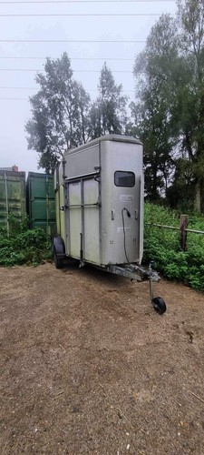 Horse trailer - trailer,