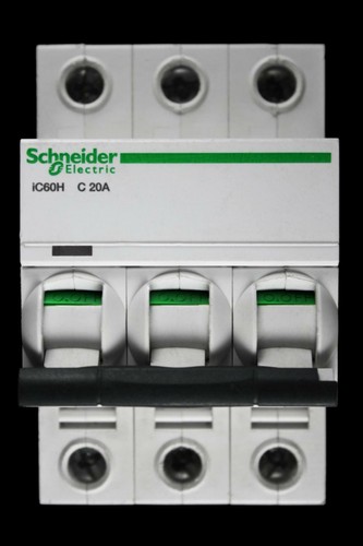 Schneider amp curve 10ka - schneider, c