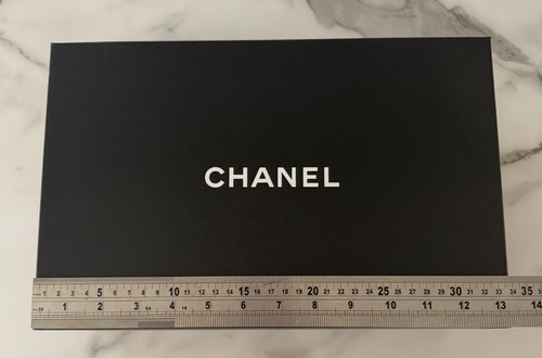 Chanel medium gift box - chanel,
