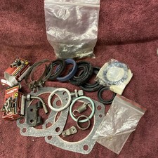 suzuki  T500 CRANK Seals