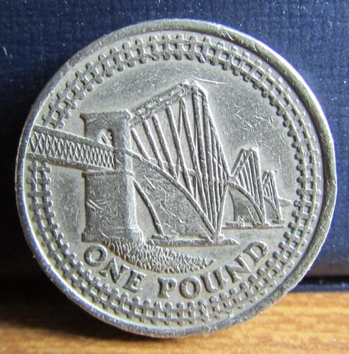 2004 one pound coin - one,