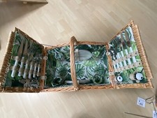 Marks & Spencer Picnic basket 4 People 1 Wine Bottle Holder  4 Wine Glass Holder