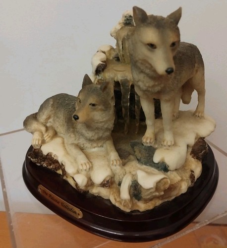 Vintage wolves figure juliana - vintage,
