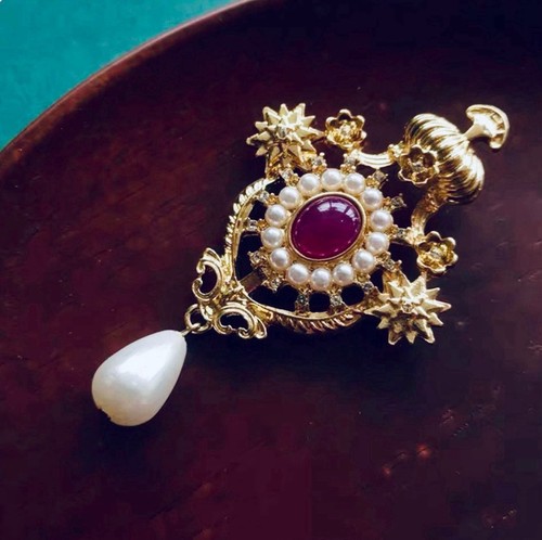 Vintage style royal crown - royal,