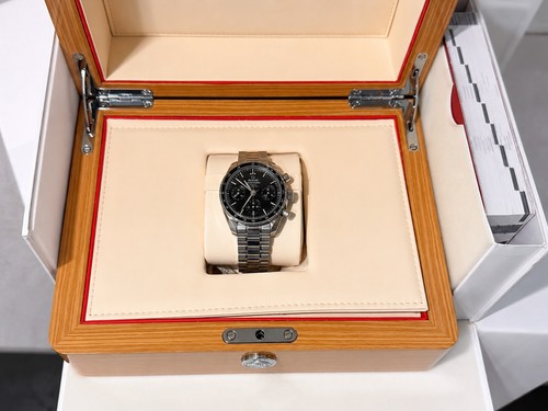 Omega speedmaster axial - omega, co-axial