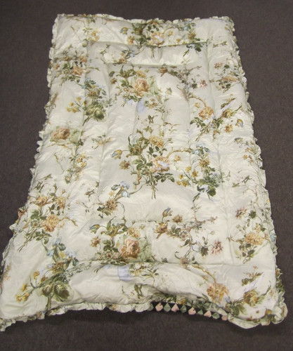 Vintage pale green floral - pale,