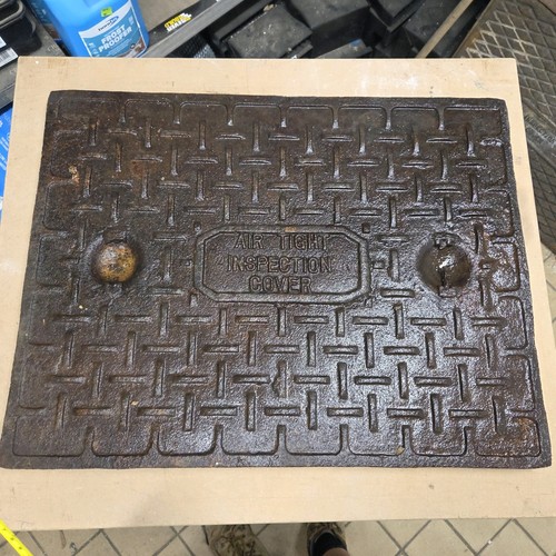 Cast iron manhole cover 660mm - iron,