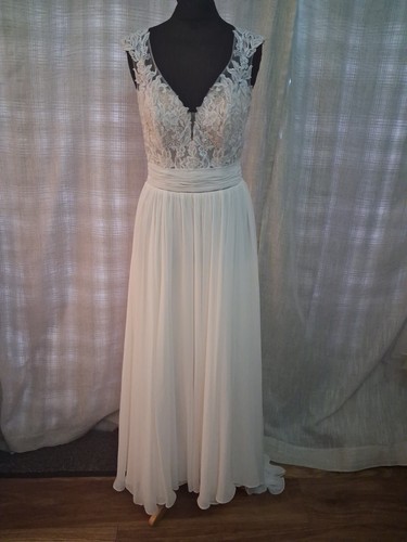 Wedding dress size ivory - dress,