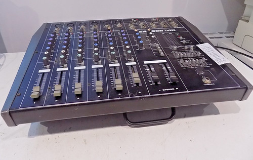 Samson tm300 powered stereo - powered,