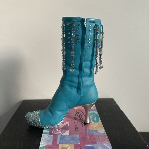 Just the right shoe raine - just,