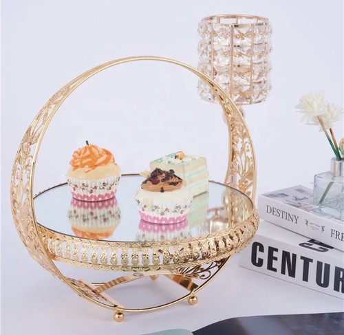 Luxury gold cake - cake, stand