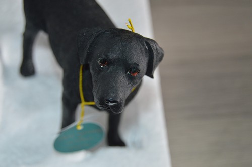 Black labrador dog figurine - black,