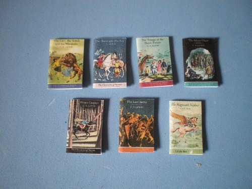 Dolls house miniatures - dolls,