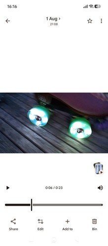 Luminous light roller skate - up,