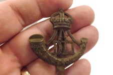 MILITARY BADGE DLI DURHAM LIGHT INFANTRY 4.25CMS BY 4CMS  (1746)