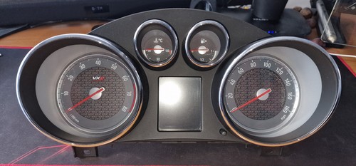 Insignia vxr speedo dials - insignia,