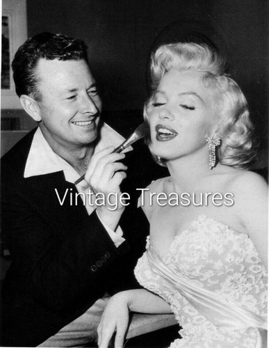 Marilyn monroe gets - marilyn, makeup