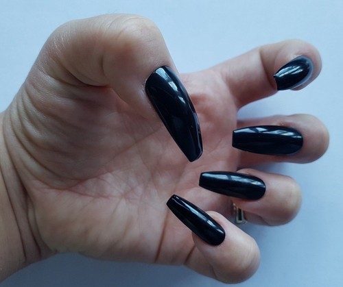 Black false nails hand - black,