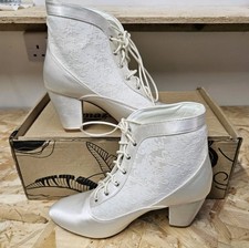 Elegant Park Womens Closed Toe