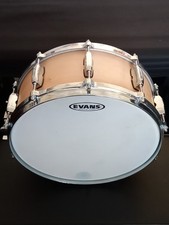 PEARL CUSTOM Sycamore Burr Snare Drum. 10-LUG DIE-CAST Hoops. Re-Rings. Case