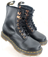 NEW Dr. Doc Martens 26874001