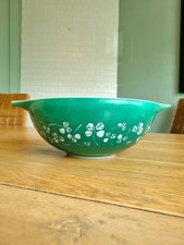 Vintage Pyrex Clover Leaf Green White Cinderella Large Mixing Bowl 60s 13”