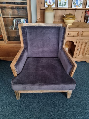 Showframe hardwood wingback - showframe,