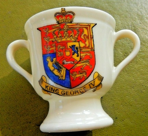 Crested china swan royalty - crested,