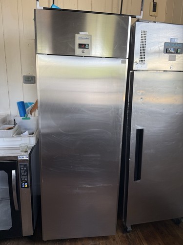 Electrolux commercial fridge - electrolux,