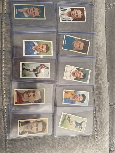 Cigarette football cards - 10,