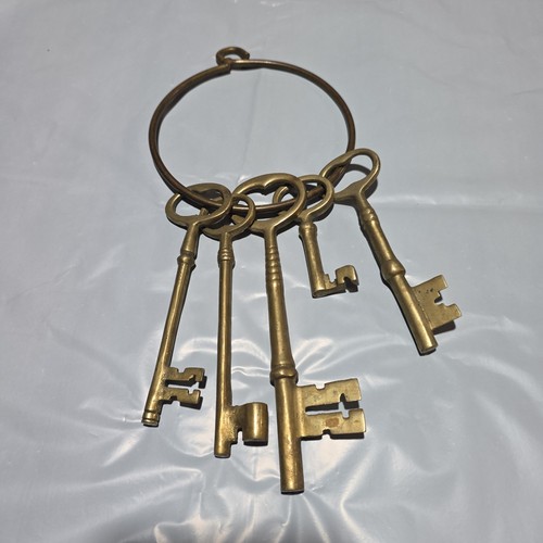 Brass large skeleton keys - keys, lot