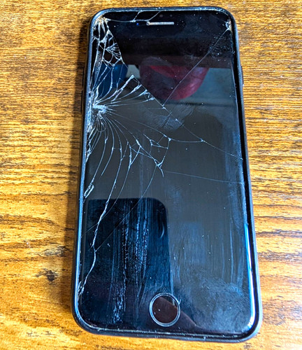 Apple iphone 32gb black - 7,