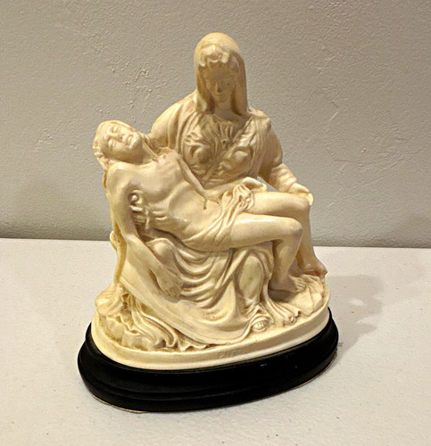 Pietà virgin mary holding - pietà,