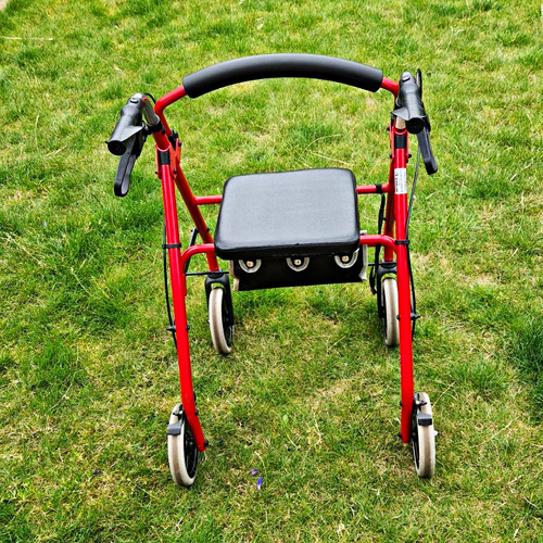 Red black wheel - 4-wheel, rollator