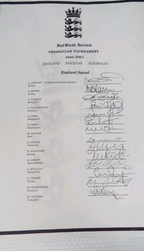 Cricket bat signed - bat,