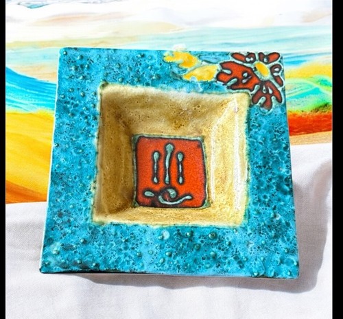 Ceramic decorative dish with