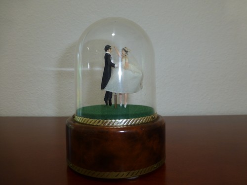 Vintage reuge dancing wedding - reuge,