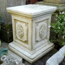 Cartouche plinth large - 'cartouche, plinth'