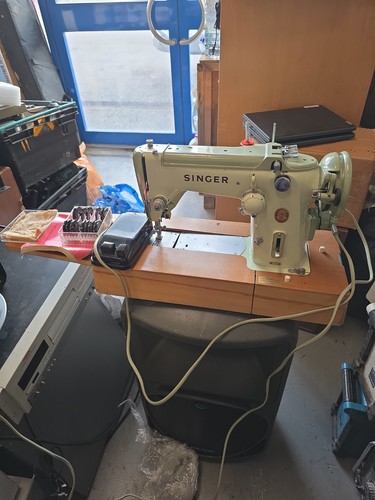 Vintage singer sewing - singer, machine
