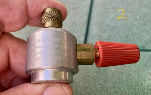 Bottle adaptor valve can - bottle,