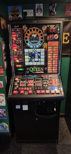 Fruit machine queen a - queen,