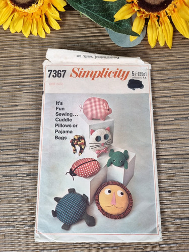 Simplicity sewing pattern - simplicity,