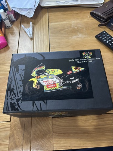 Minichamps aprilia 250 - 1/12,